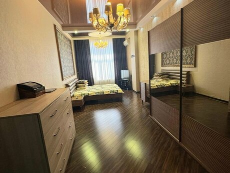 Elan №6302313 - Bakı, Nizami m., 3 otaqlı, 158 m², 14/18 mərtəbə