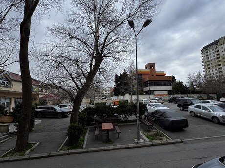 Əhmədlidə 3 otaqlı köhnə tikili mənzil satılır, 85 m², 223 000 AZN, şəkil 2 / 12