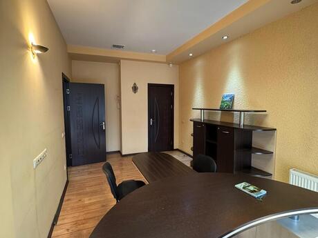 6-комн. офис - Насиминский  р. - 180 м²
