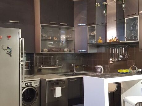 Elan №6302723 - Bakı, 28 May m., 2 otaqlı, 90 m², 5/12 mərtəbə