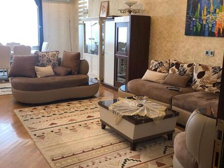Elan №6302752 - Bakı, Memar Əcəmi m., 4 otaqlı, 200 m², 12/14 mərtəbə