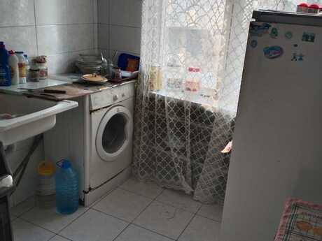 3 otaqlı köhnə tikili - İnşaatçılar m. - 70 m²