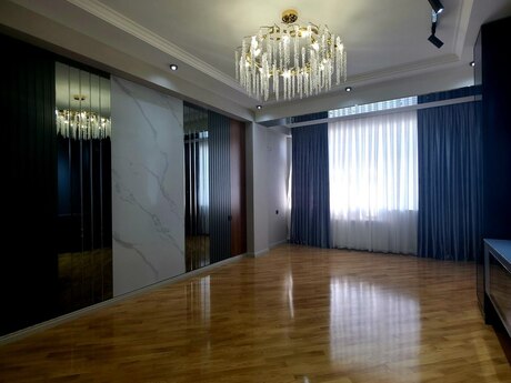 4-комнатная квартира, 140 м², Qara Qarayev: 448 999 ₼ 2