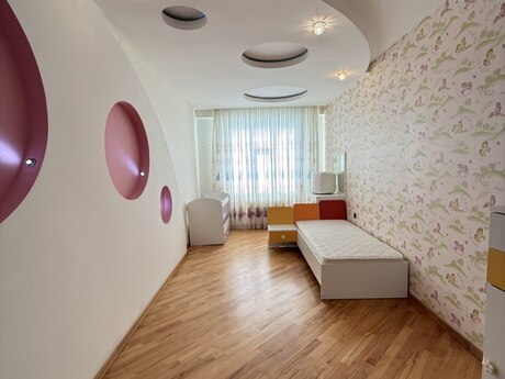 Elan №6303795 - Bakı, Köhnə Günəşli q., 3 otaqlı, 125 m², 2/17 mərtəbə