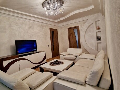 3 otaqlı köhnə tikili - İnşaatçılar m. - 82 m²