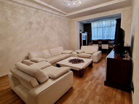 3 otaqlı köhnə tikili - İnşaatçılar m. - 82 m²