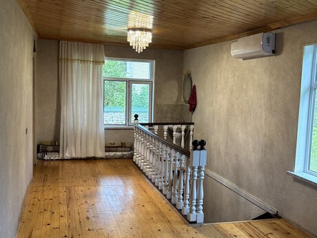 4 otaqlı həyət evi/bağ evi - Qəbələ - 200 m²