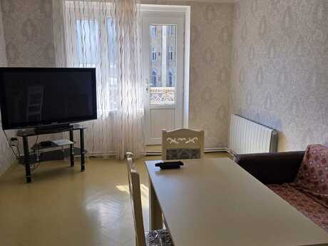 3 otaqlı köhnə tikili - Nizami m. - 75 m²