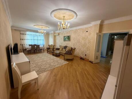 Объявление №6304342 - Баку, м. Низами, 4-комн., 200 м², 13/18 этаж