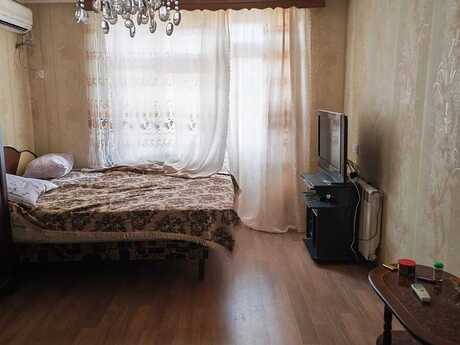 1 otaqlı köhnə tikili - Qara Qarayev m. - 30 m²