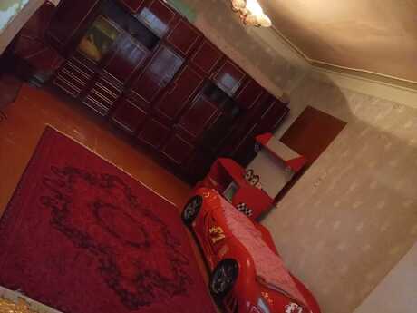 2 otaqlı həyət evi/bağ evi - İnşaatçılar m. - 40 m²