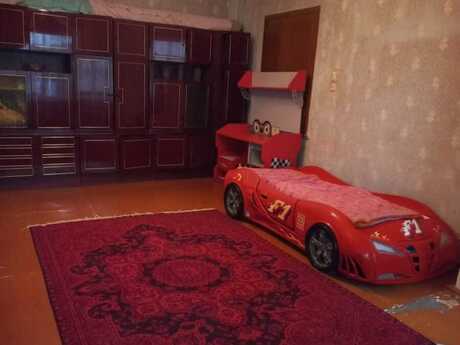 2 otaqlı həyət evi/bağ evi - İnşaatçılar m. - 40 m²
