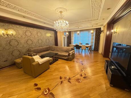 3-комн. новостройка - м. Шах Исмаил Хатаи - 220 м²