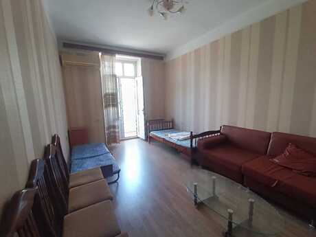 1 otaqlı köhnə tikili - Qara Qarayev m. - 30 m²