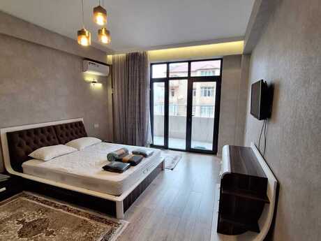 3-room apartment for rent, 110 m², Şah İsmayıl Xətai: 1 800 ₼/mo 4