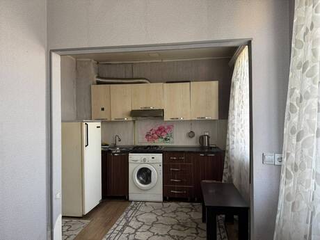 2 otaqlı köhnə tikili - Gənclik m. - 45 m²