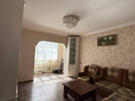 Elan №6304617 - Bakı, Qara Qarayev m., 2 otaqlı, 70 m², 4/10 mərtəbə