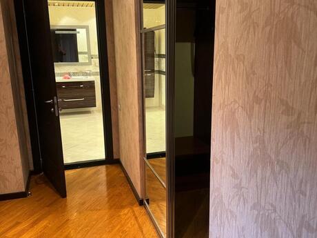 3-room apartment for rent, 250 m², Şah İsmayıl Xətai: 2 000 ₼/mo 4