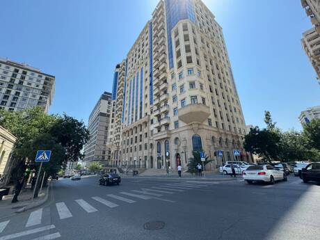 Elan №6304775 - Bakı, 28 May m., 200 m²