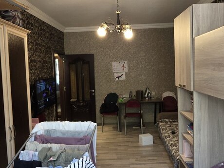 2 otaqlı köhnə tikili - Azadlıq Prospekti m. - 65 m²