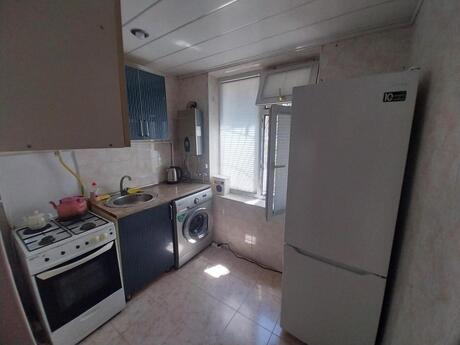 1 otaqlı köhnə tikili - Qara Qarayev m. - 48 m²