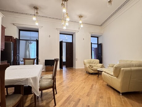 3 otaqlı mənzil, 130 m², Sahil: 570 000 ₼ 2