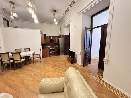 3 otaqlı mənzil, 130 m², Sahil: 570 000 ₼ 3