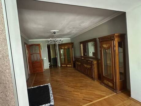 3 otaqlı köhnə tikili - Gənclik m. - 93 m²