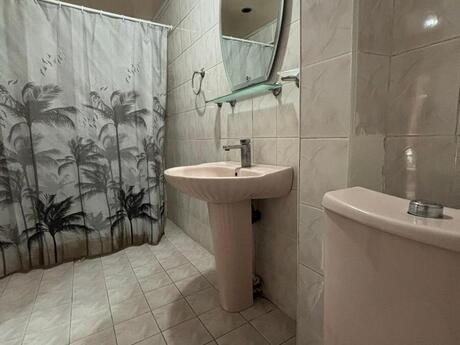 3 otaqlı köhnə tikili - 8 Noyabr m. - 70 m²