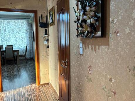 3 otaqlı köhnə tikili - 8 Noyabr m. - 70 m²