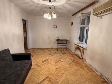 1 otaqlı köhnə tikili - Elmlər Akademiyası m. - 36 m²