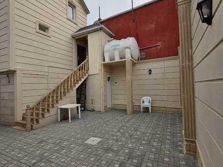 8 otaqlı həyət evi, 240 m², Badamdar: 450 000 ₼ 2