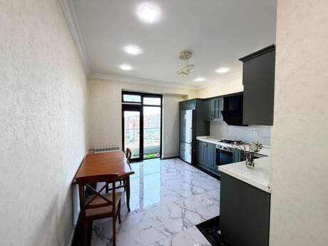 3 otaqlı yeni tikili - 8 Noyabr m. - 148 m²