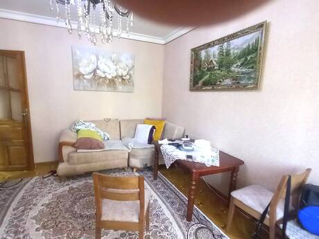 2-комн. вторичка - м. Элмляр Академиясы - 42 м²