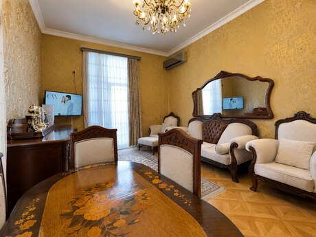3-комн. вторичка - м. Низами - 90 м²