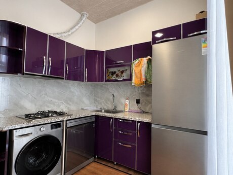 3-комн. вторичка - м. Низами - 90 м²