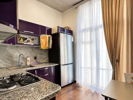3-комн. вторичка - м. Низами - 90 м²