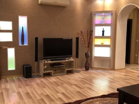 2 otaqlı köhnə tikili - İçəri Şəhər m. - 70 m²