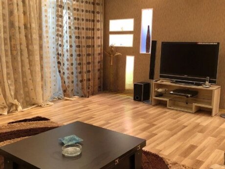 2 otaqlı köhnə tikili - İçəri Şəhər m. - 70 m²