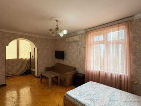 Elan №6305697 - Bakı, Nizami m., 1 otaqlı, 35 m², 3/5 mərtəbə