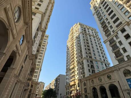 3 otaq · 130 m² · 16/21 mərtəbə, Elmlər Akademiyası