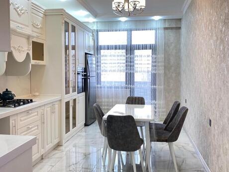 3-комн. новостройка - Насиминский р. - 140 м²