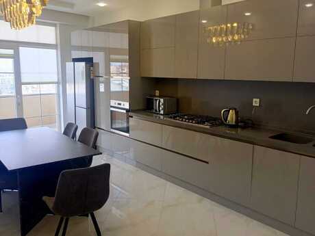 Elan №6305963 - Bakı, Nərimanov r., 4 otaqlı, 210 m², 16/17 mərtəbə