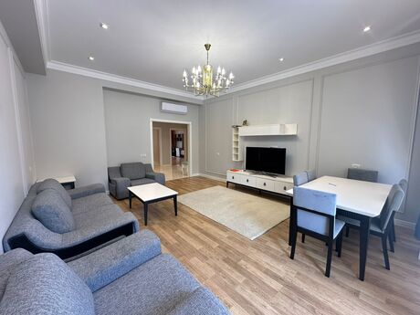 Аренда: 4-комнатная квартира, 220 м², Ağ şəhər: 2 200 ₼/мес 4