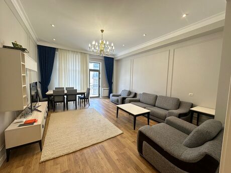 Аренда: 4-комнатная квартира, 220 м², Ağ şəhər: 2 200 ₼/мес 3