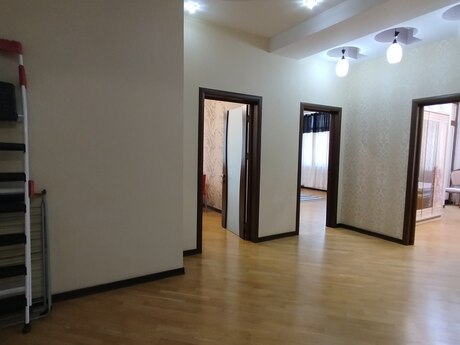 Аренда: 4-комнатная квартира, 220 м², Elmlər Akademiyası: 1 400 ₼/мес 2