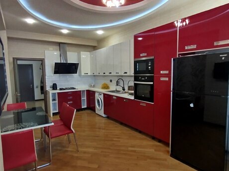Аренда: 4-комнатная квартира, 220 м², Elmlər Akademiyası: 1 400 ₼/мес 4