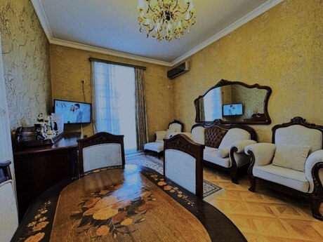 Elan №6306136 - Bakı, Nizami m., 3 otaqlı, 90 m², 3/5 mərtəbə