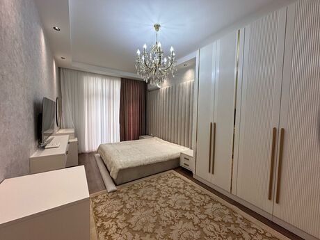 4 otaqlı mənzil, 195 m², Şah İsmayıl Xətai: 495 000 ₼ 2
