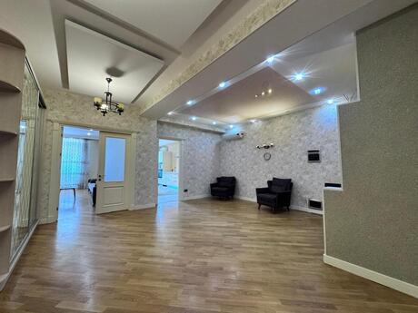 3 otaqlı mənzil, 154 m², 28 May: 495 000 ₼ 3